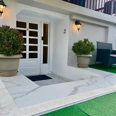 Szálloda Iris' Garden Retreat