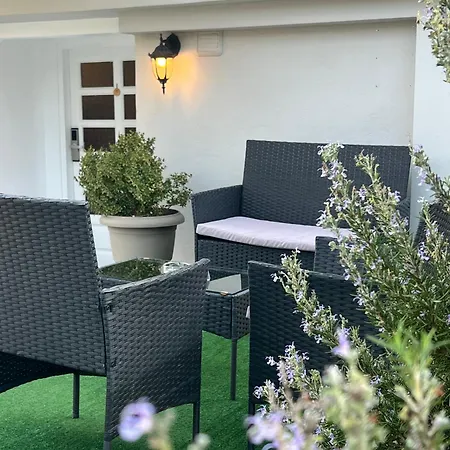 Iris' Garden Retreat *