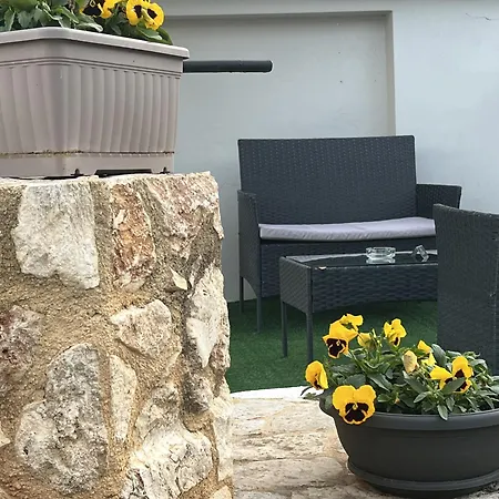 Iris' Garden Retreat Hotel *