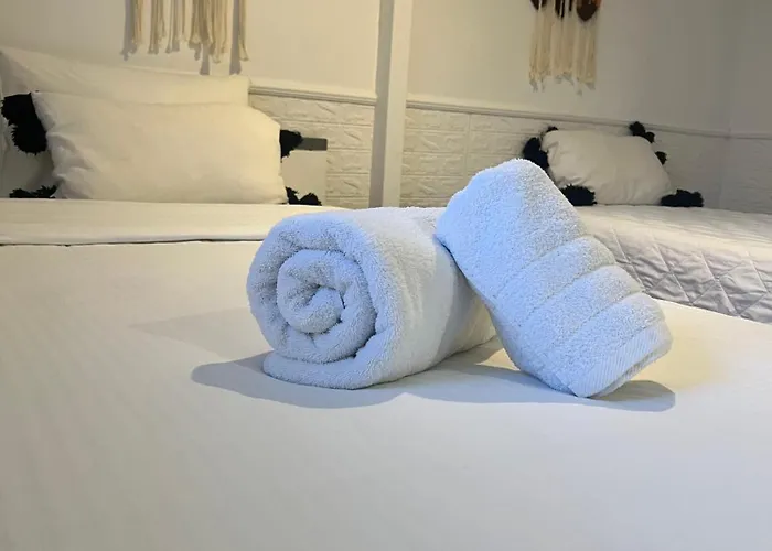 Iris' Garden Retreat *