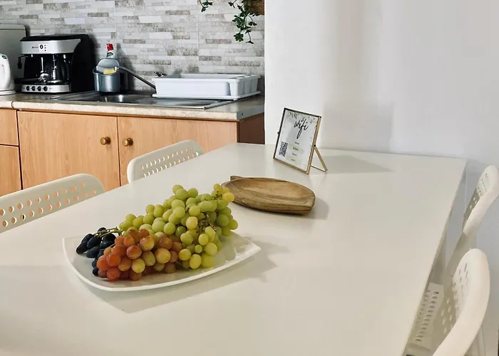 Iris' Garden Retreat Hotell *