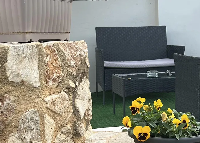 Iris Boutique Hotel *